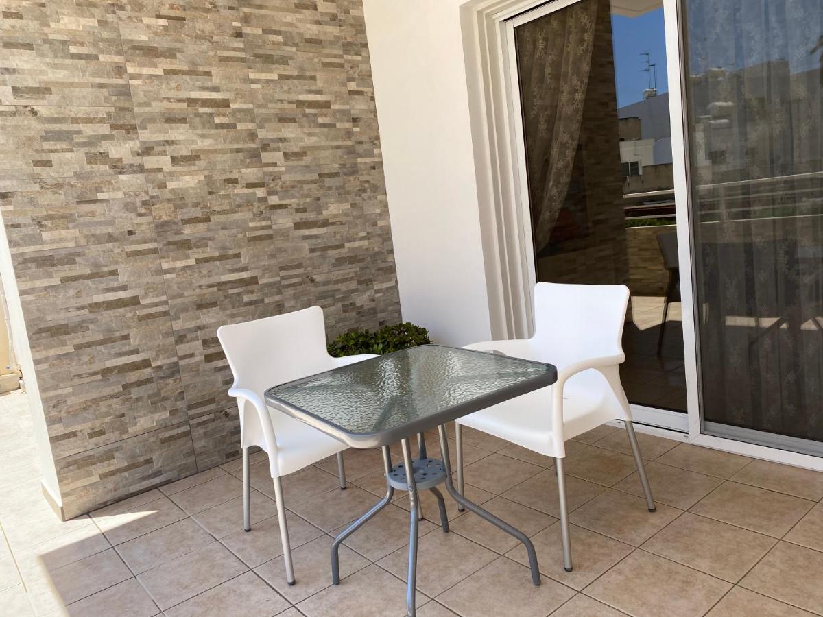 Holiday City Center Apartman Lárnaka Kültér fotó