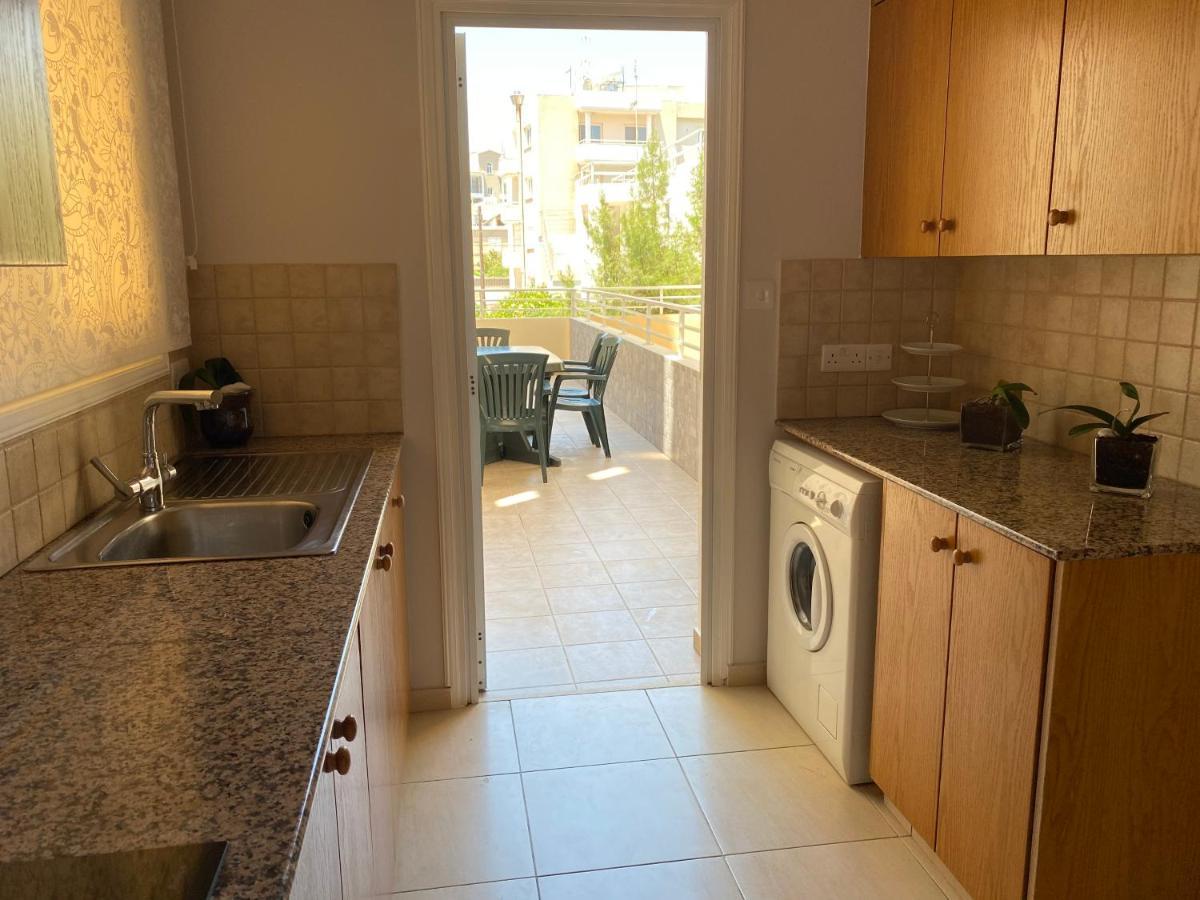 Holiday City Center Apartman Lárnaka Kültér fotó