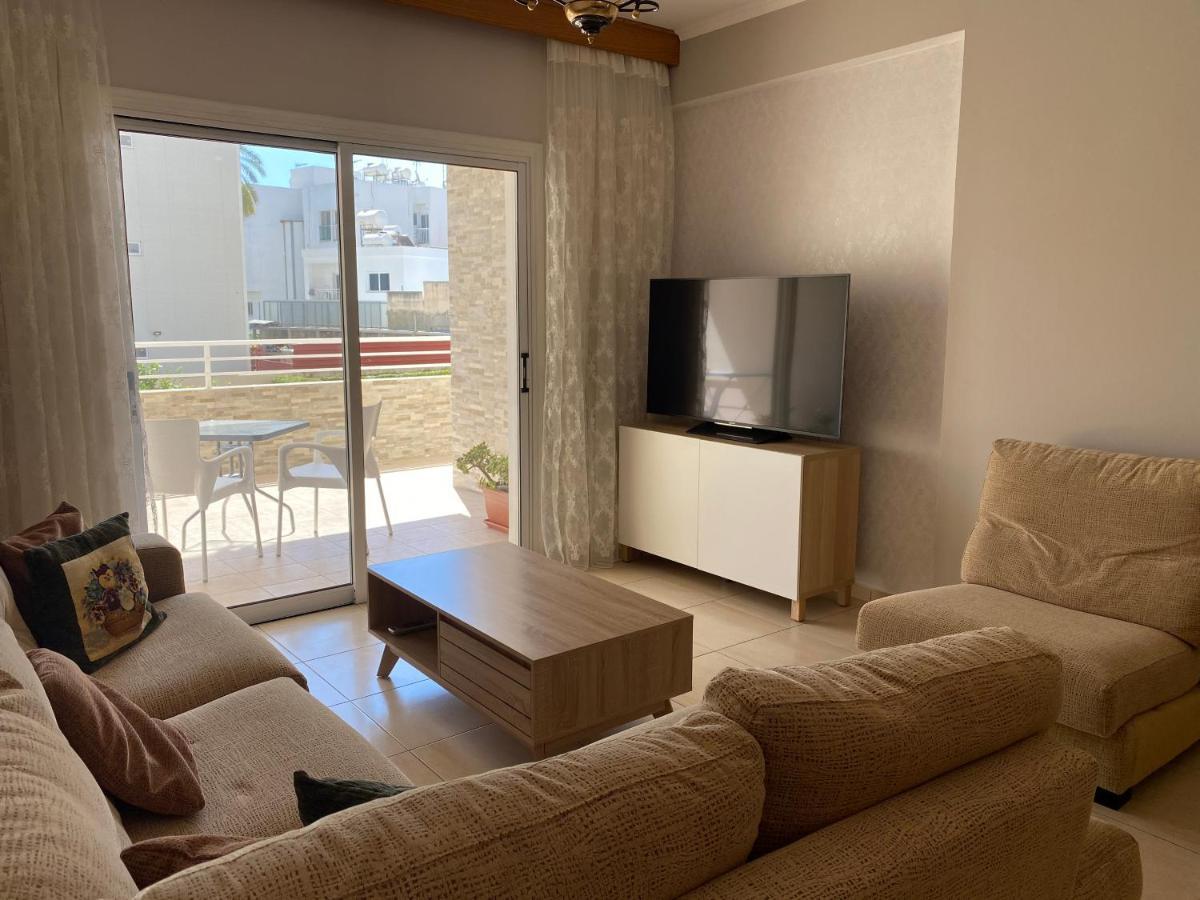 Holiday City Center Apartman Lárnaka Kültér fotó